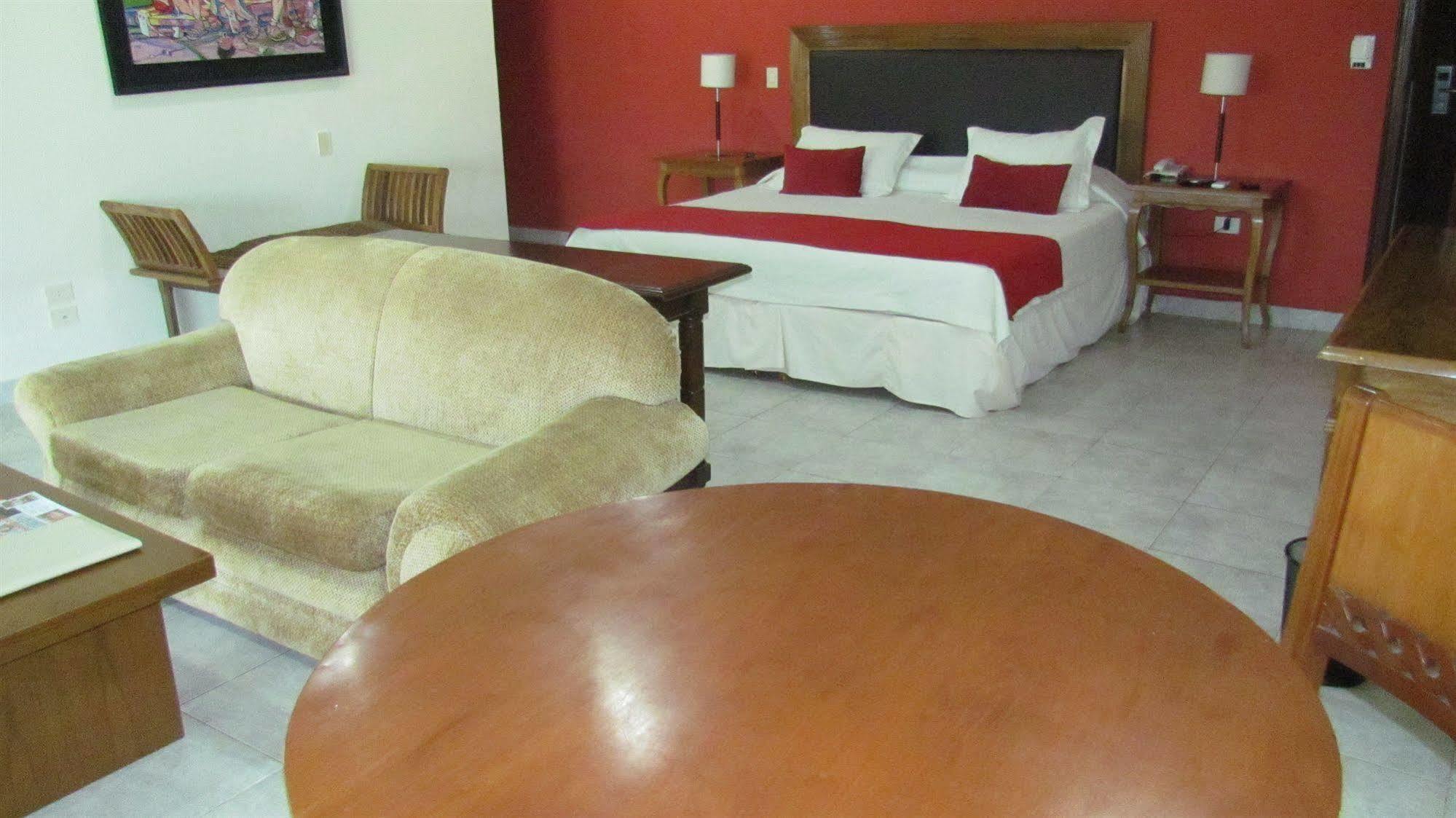 Terrazas Del Sol Apart-Hotel Lambare エクステリア 写真